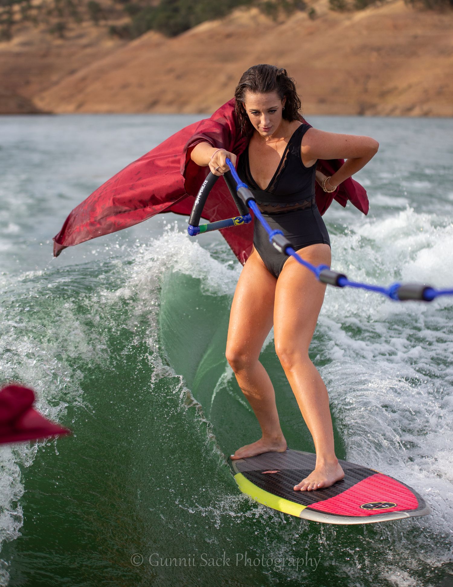 gunnii sack photography, graduation photo surfing, lake shoot, class of 2022, calaveras