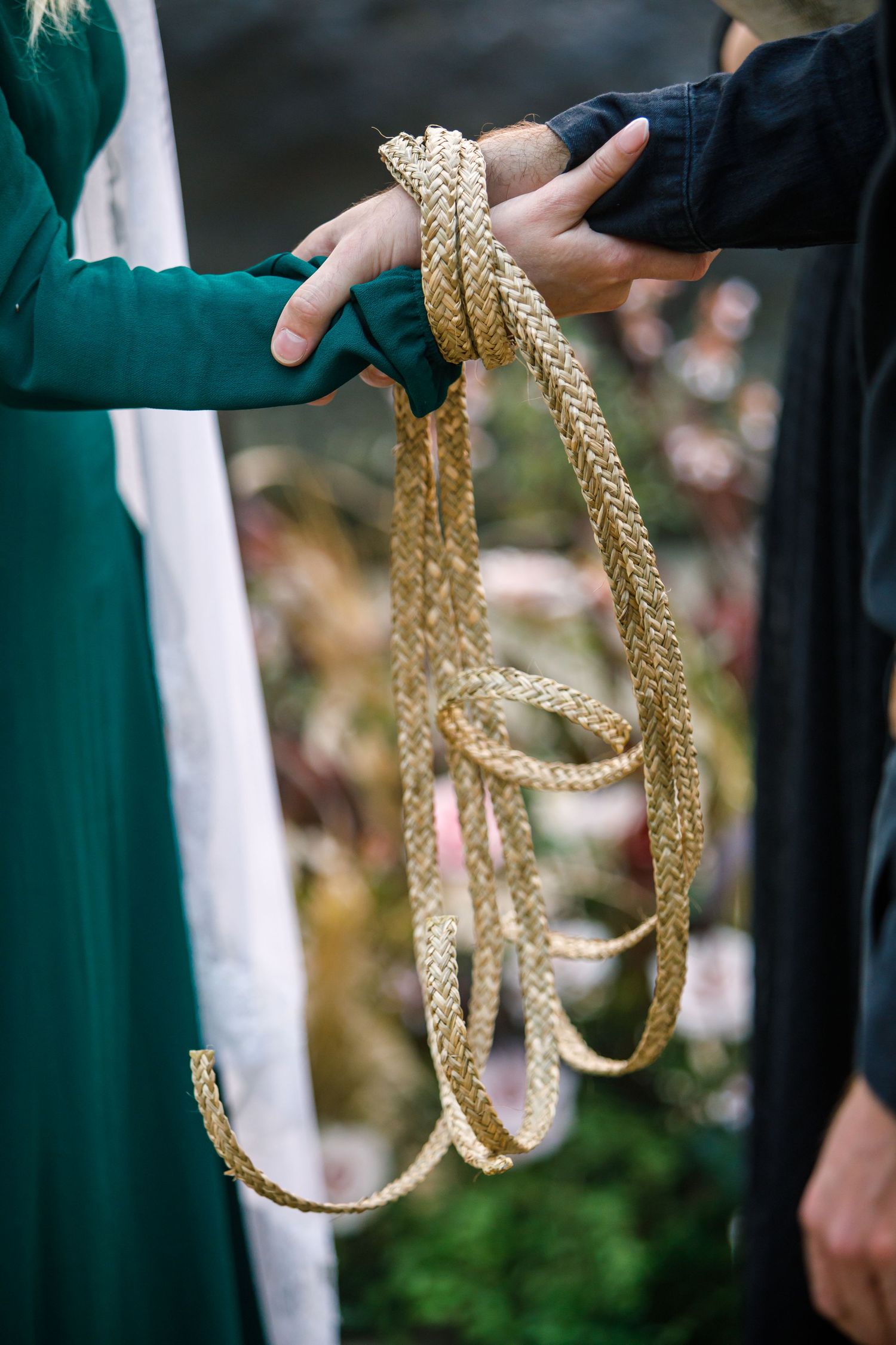 arche creative oregon coast elopement hand fastingg