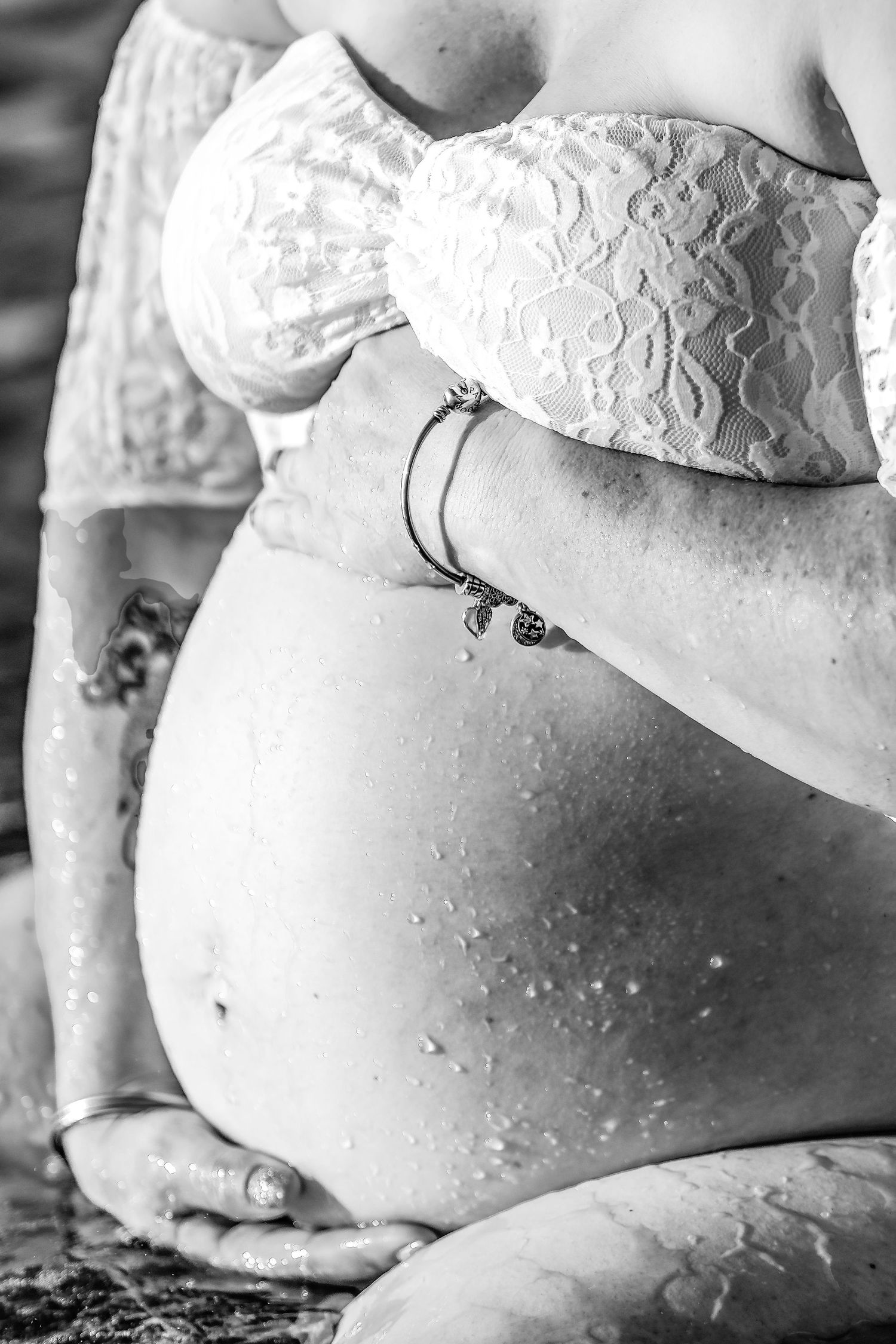 Palmerston North Newborn Baby Family Photographer. Beach Maternity at Foxton beach Black and White