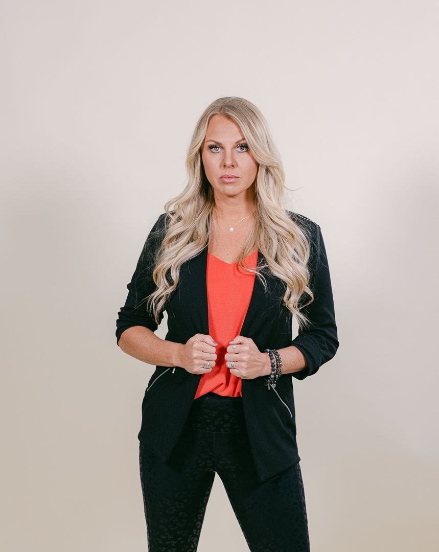 beige background model shot with Michelle Deppe Photography in Salt Lake City, Utah.