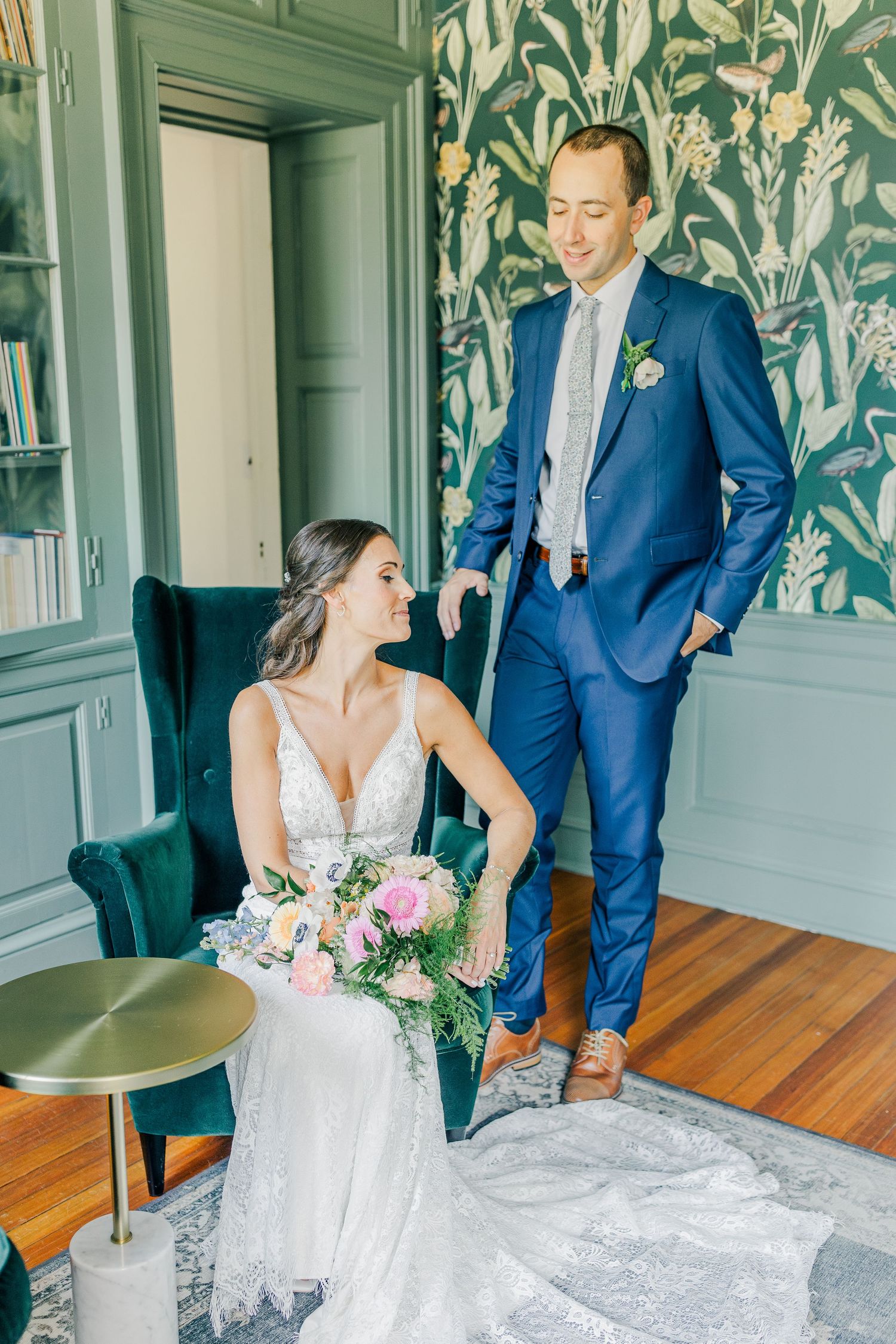 RUST MANOR HOUSE LEESBURG VIRGINIA WEDDING PICTURES BRIDE GROOM