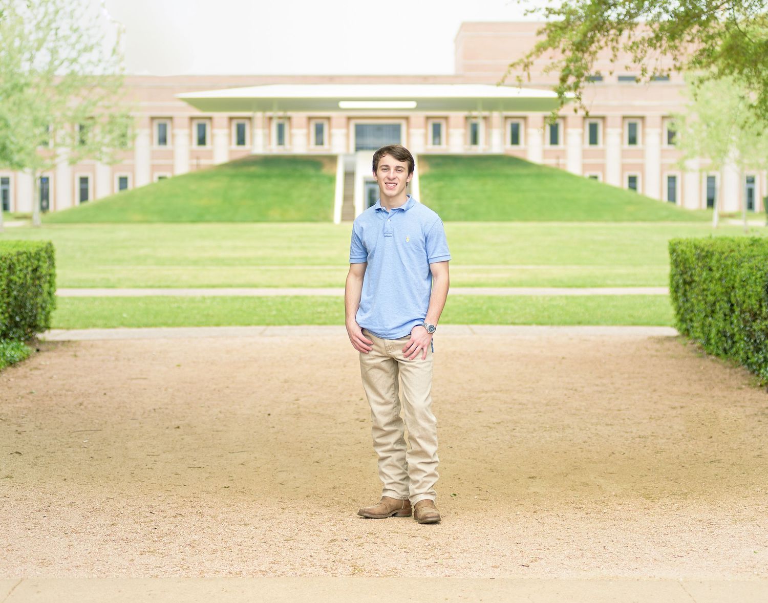 Capturing Lasting Memories: Lynn Pennington's Houston Senior Portrait Photography