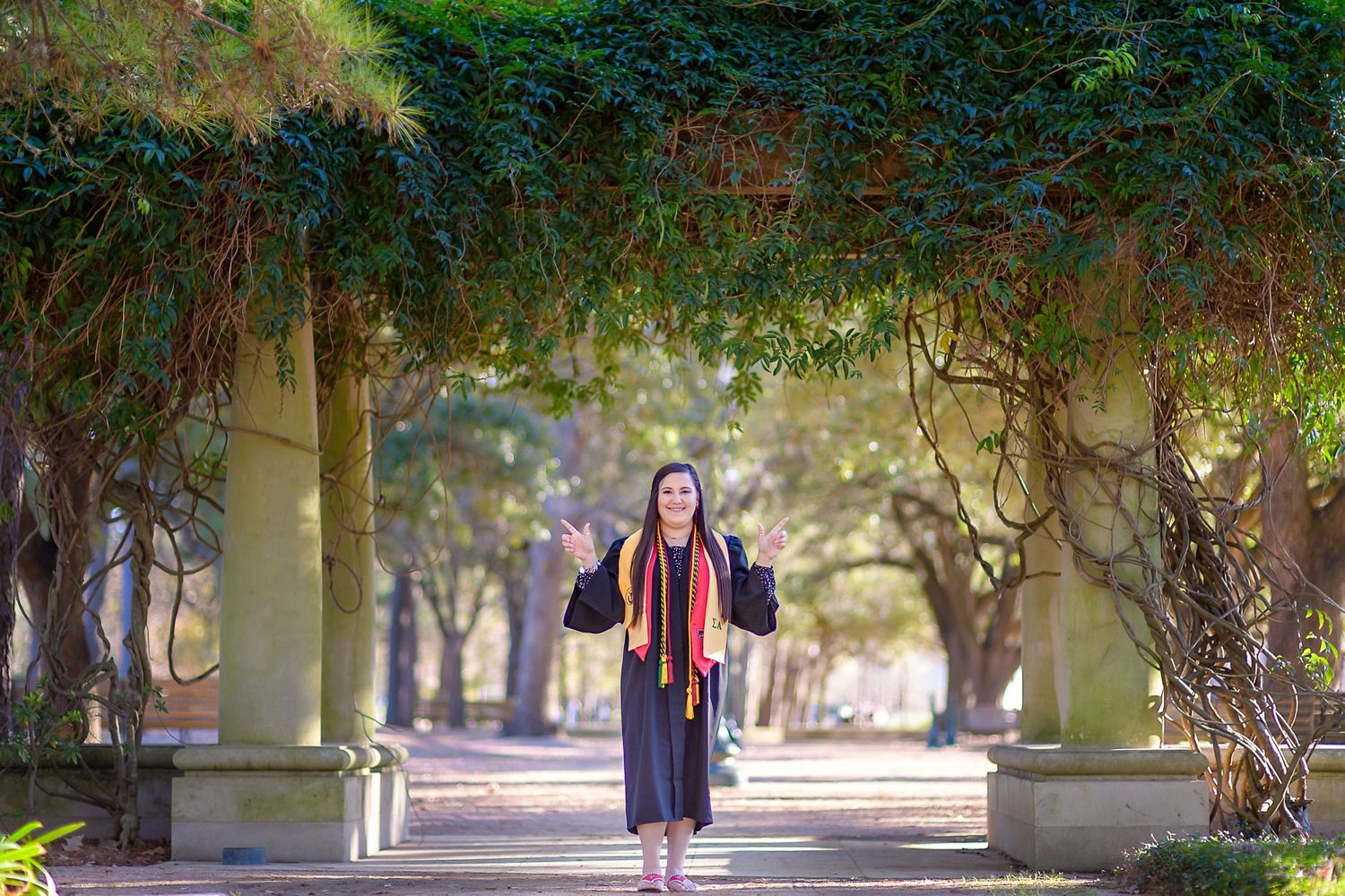 Capturing Lasting Memories: Lynn Pennington's Houston Senior Portrait Photography