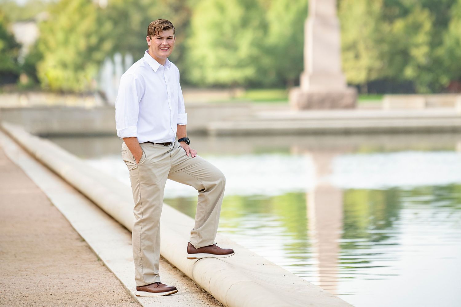 Capturing Lasting Memories: Lynn Pennington's Houston Senior Portrait Photography