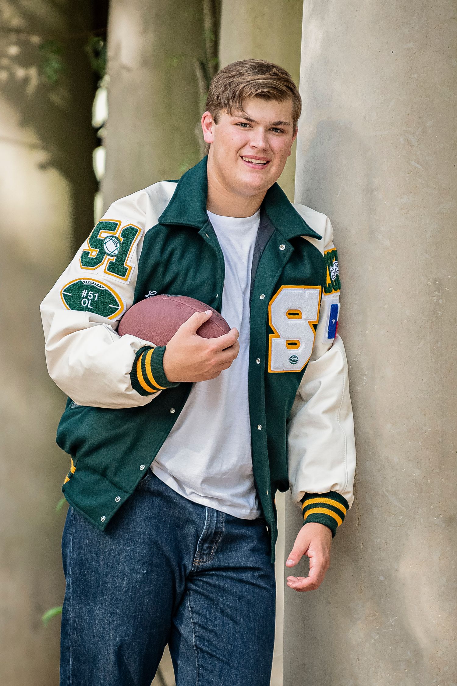 Capturing Lasting Memories: Lynn Pennington's Houston Senior Portrait Photography