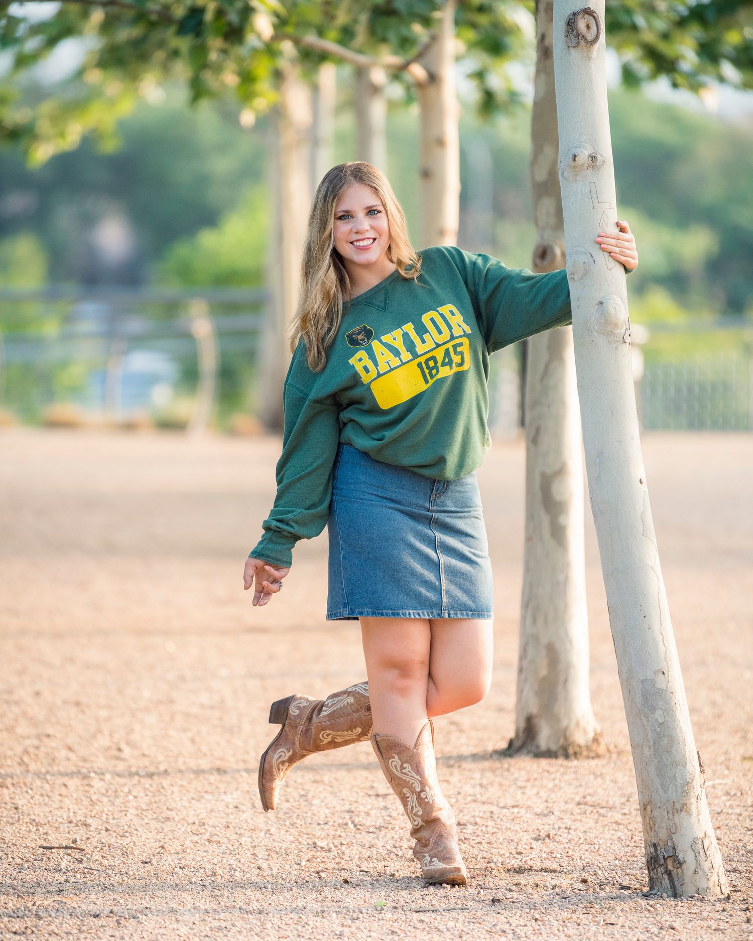 Capturing Lasting Memories: Lynn Pennington's Houston Senior Portrait Photography