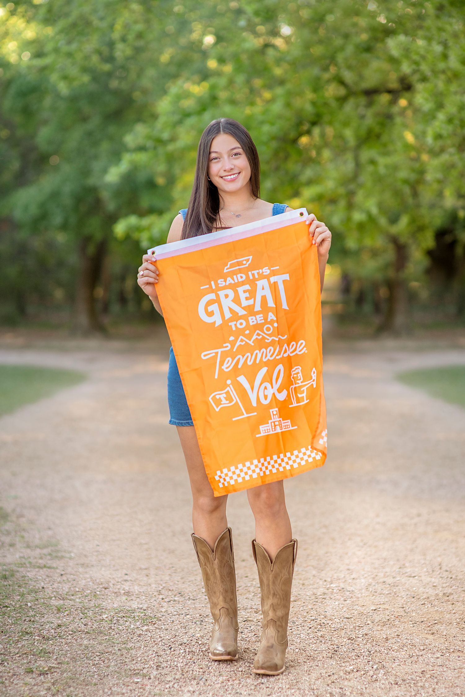 Capturing Lasting Memories: Lynn Pennington's Houston Senior Portrait Photography