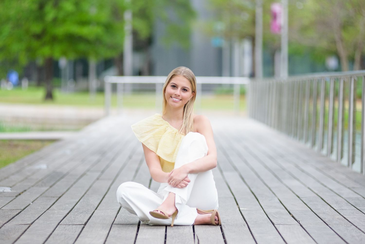 Capturing Lasting Memories: Lynn Pennington's Houston Senior Portrait Photography