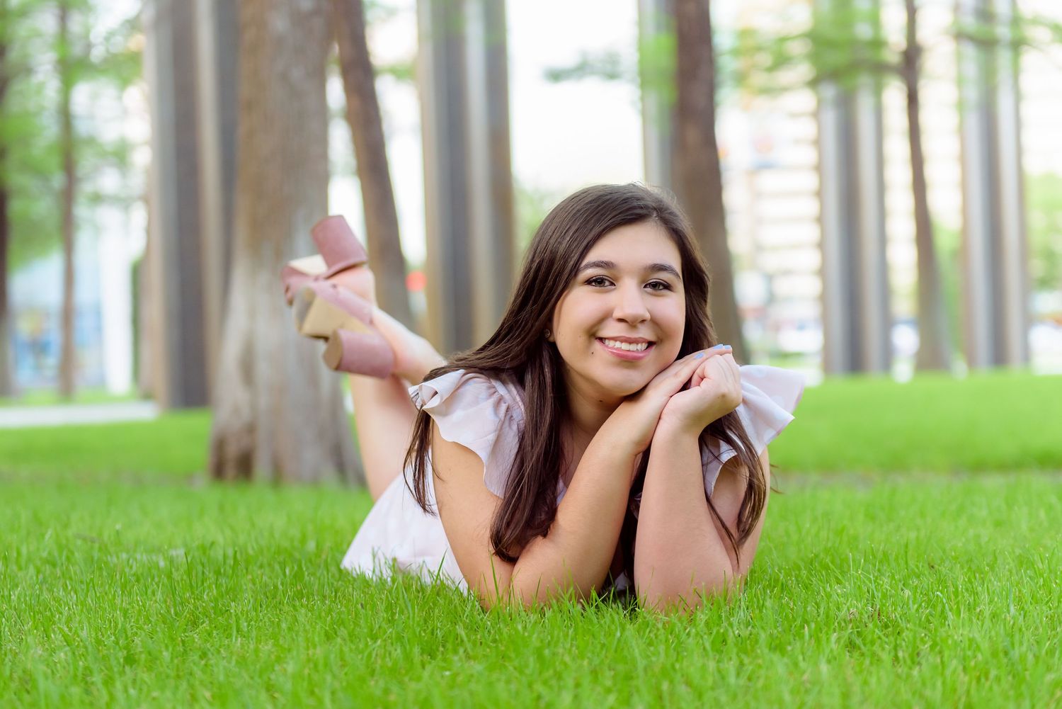 Capturing Lasting Memories: Lynn Pennington's Houston Senior Portrait Photography