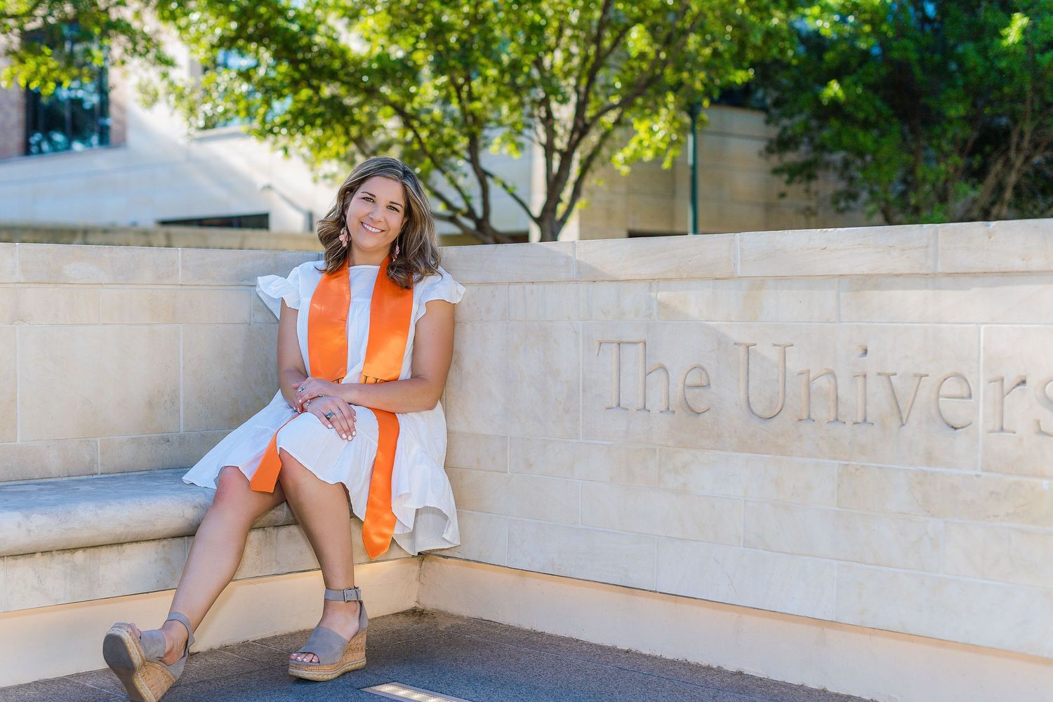 Capturing Lasting Memories: Lynn Pennington's Houston Senior Portrait Photography
