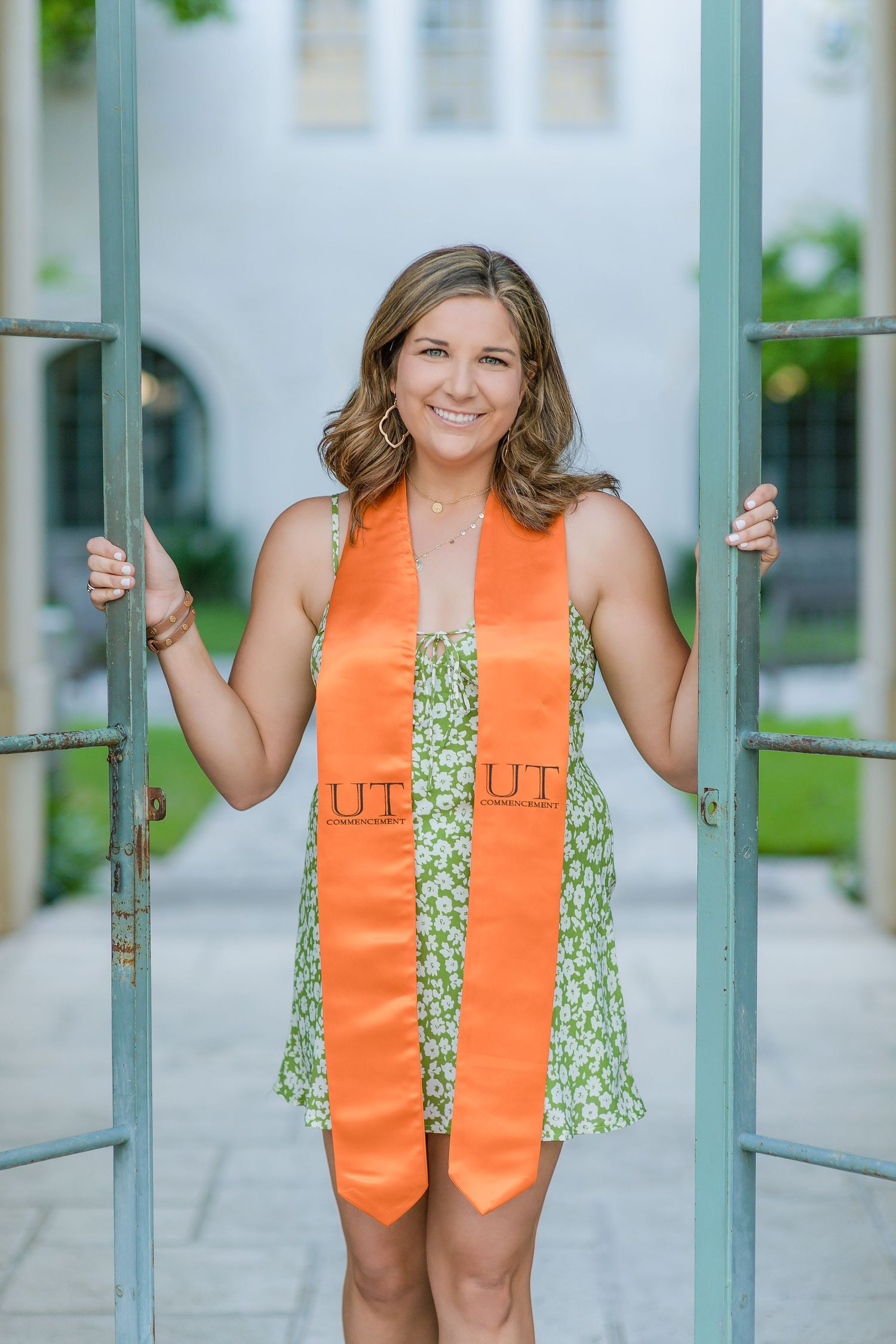 Capturing Lasting Memories: Lynn Pennington's Houston Senior Portrait Photography