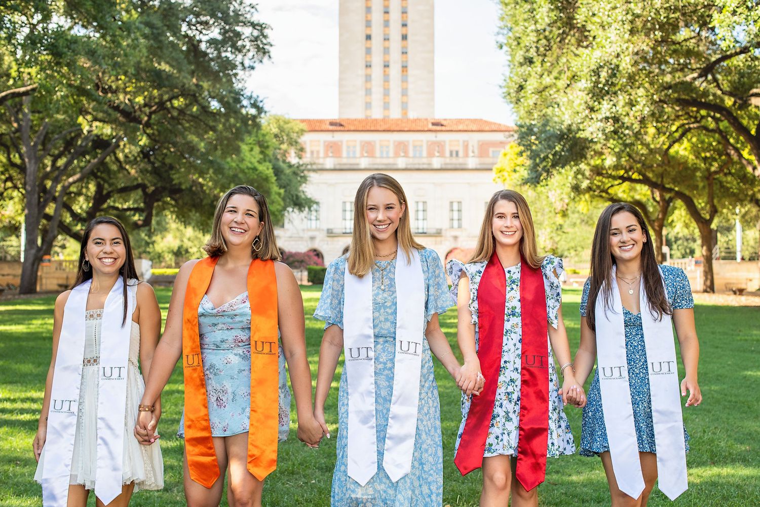 Capturing Lasting Memories: Lynn Pennington's Houston Senior Portrait Photography