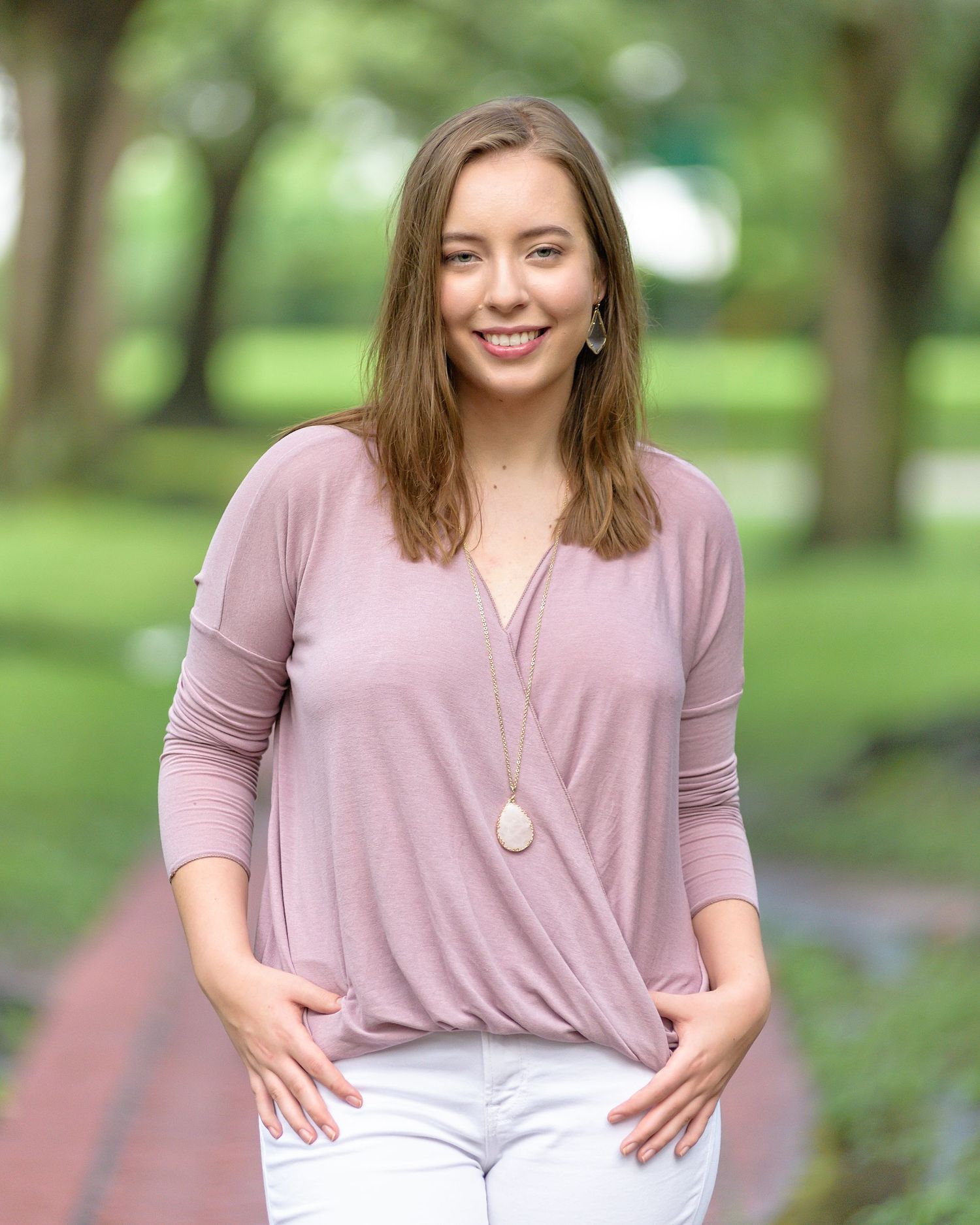 Capturing Lasting Memories: Lynn Pennington's Houston Senior Portrait Photography