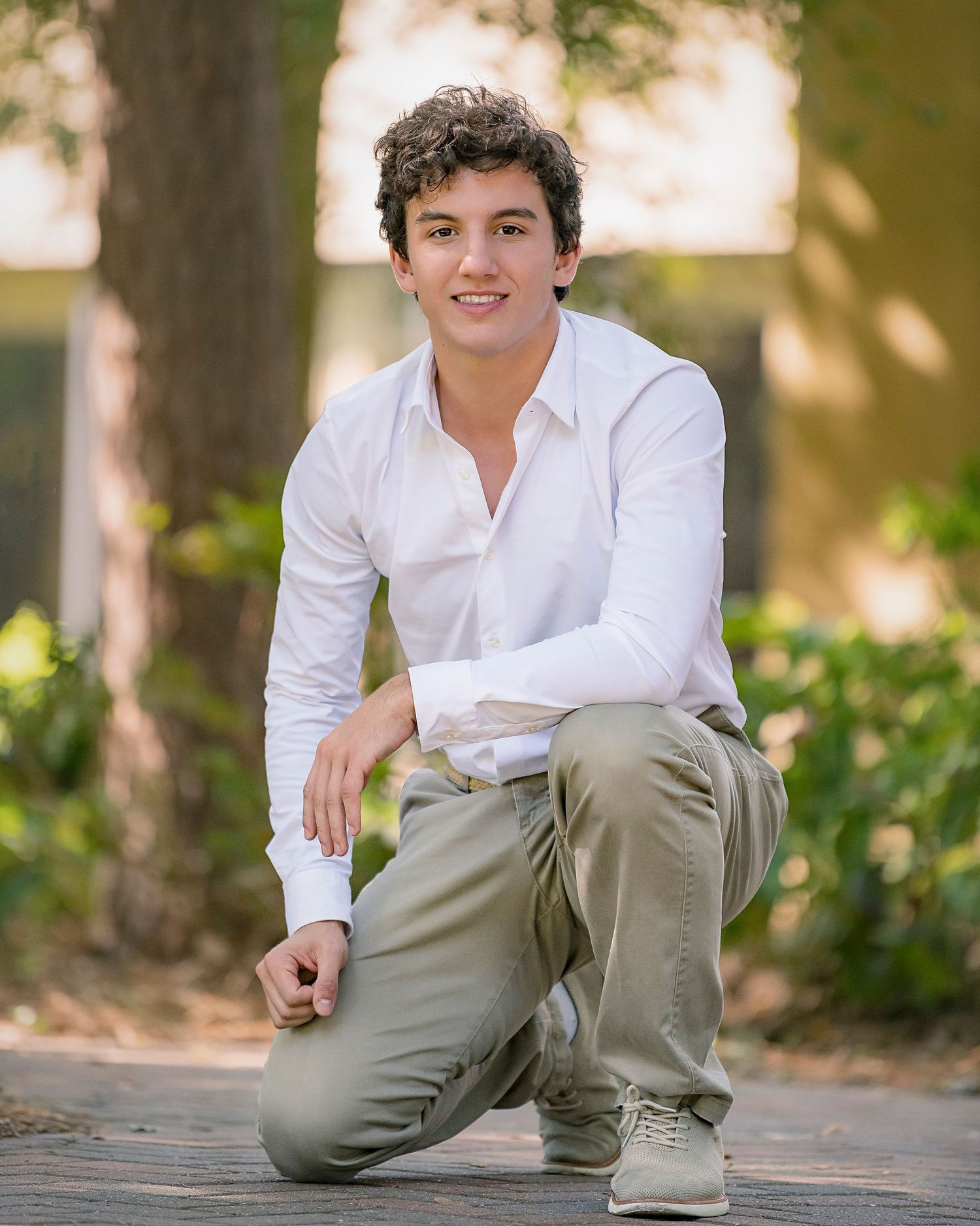 Capturing Lasting Memories: Lynn Pennington's Houston Senior Portrait Photography