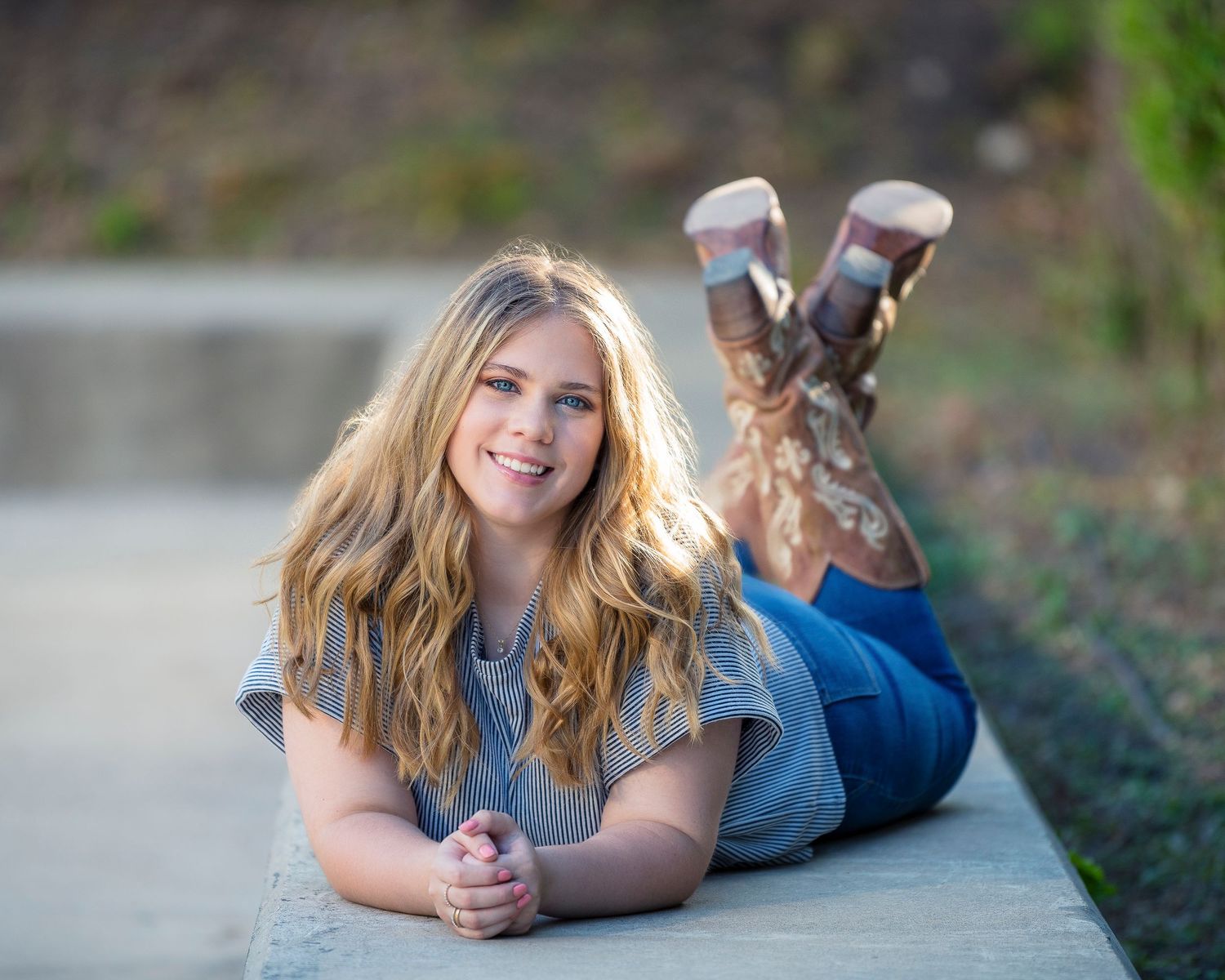 Capturing Lasting Memories: Lynn Pennington's Houston Senior Portrait Photography