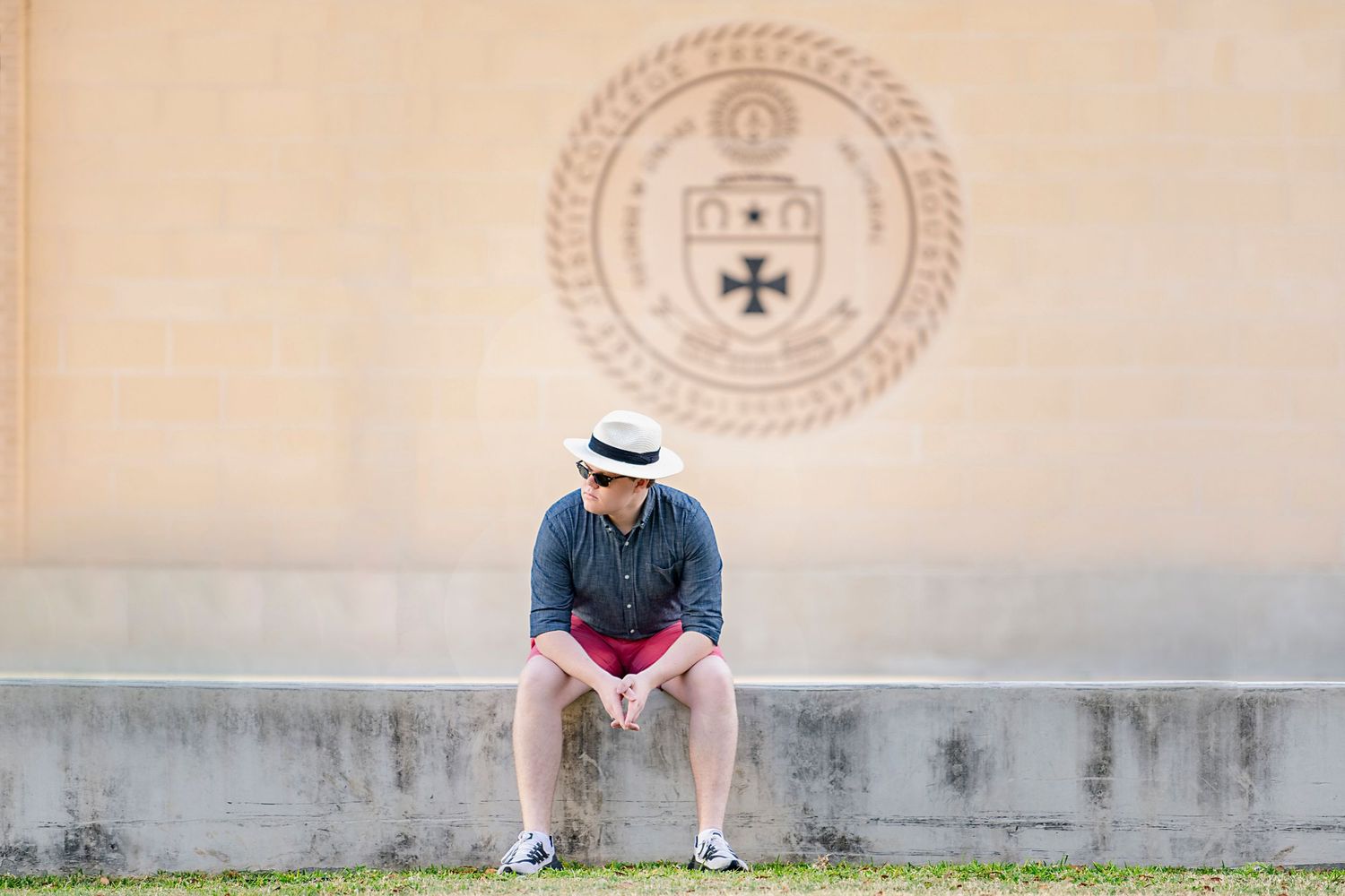 Capturing Lasting Memories: Lynn Pennington's Houston Senior Portrait Photography