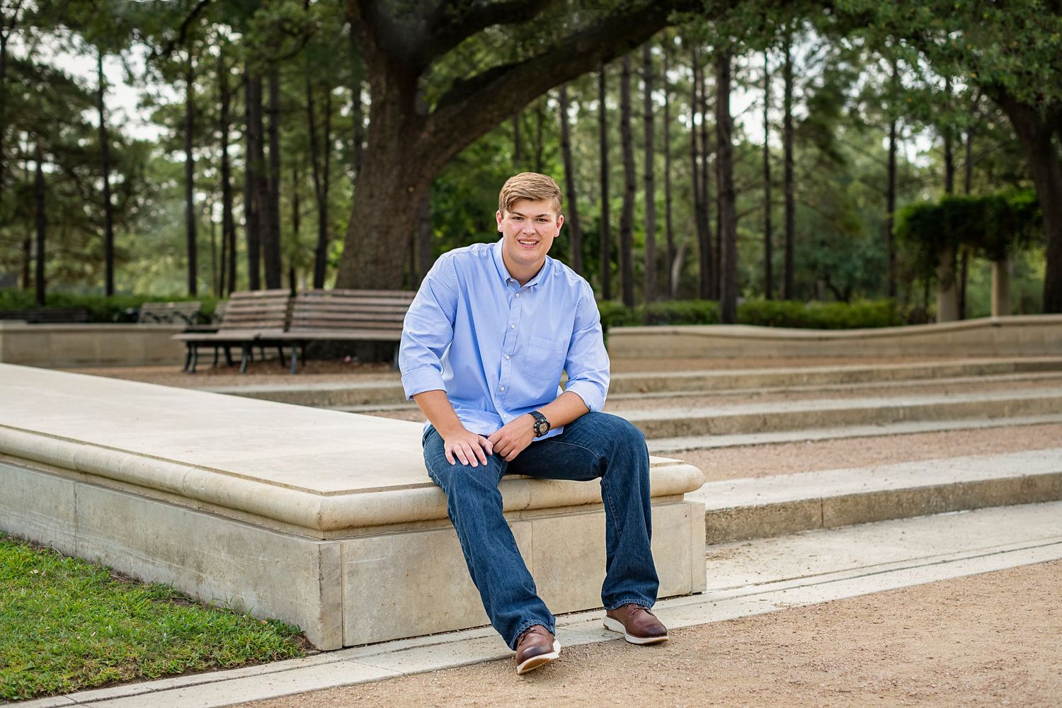 Capturing Lasting Memories: Lynn Pennington's Houston Senior Portrait Photography