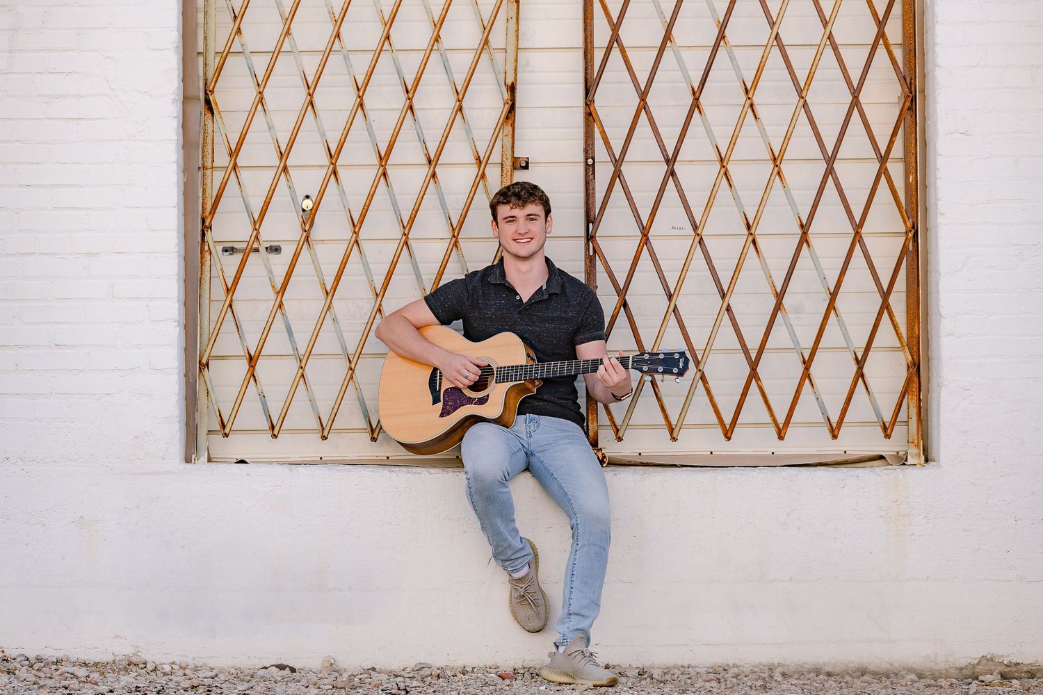 Capturing Lasting Memories: Lynn Pennington's Houston Senior Portrait Photography