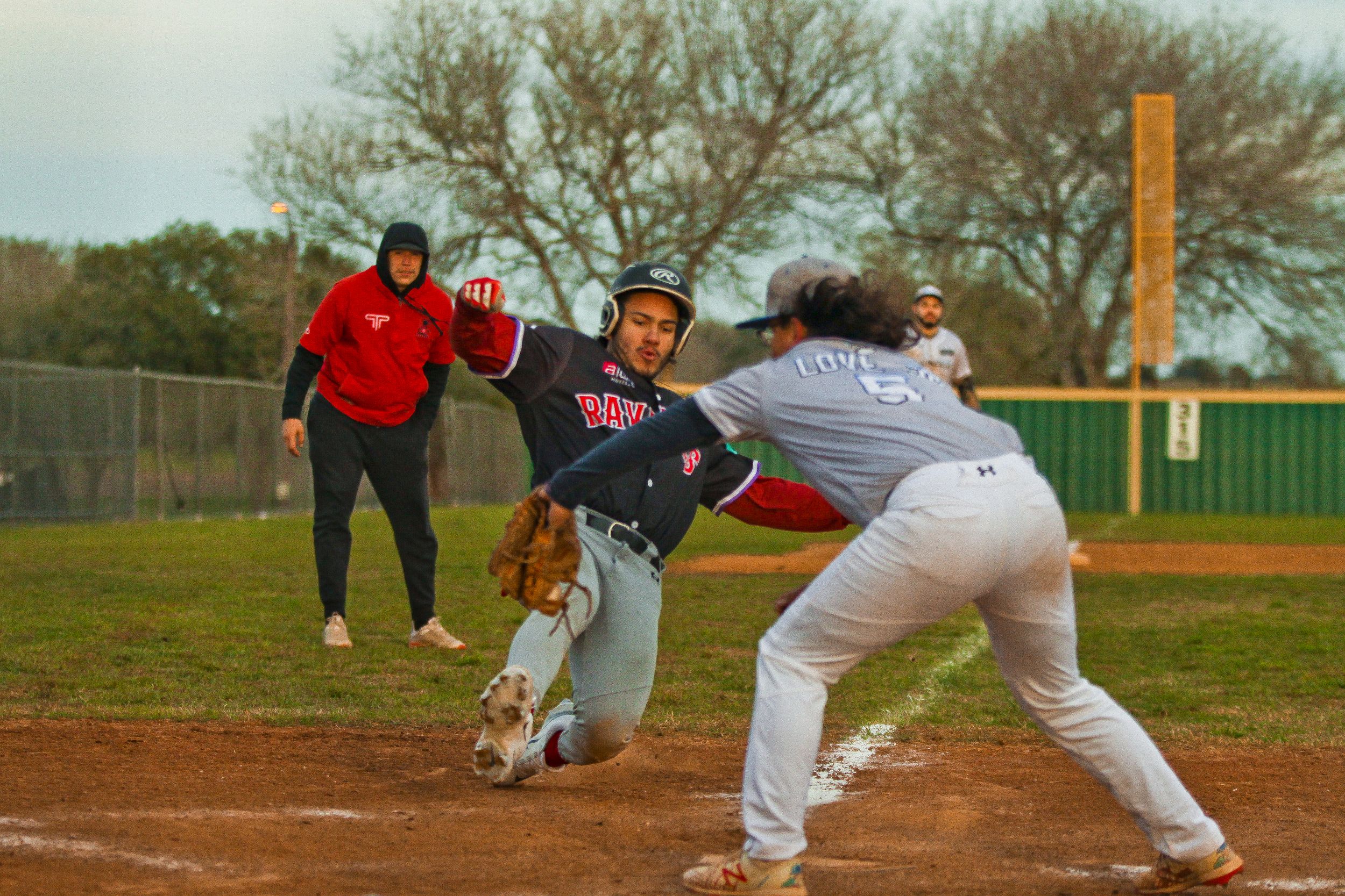 DFW Ravages - Victoria Independent Baseball League games shot by Nicole Banet Photography.