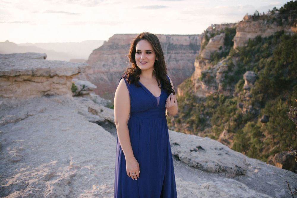 girl looking away. mountains. canyon. modeling photo session. grand canyon. arizona. wedding photographer