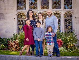 Wow, those colors are sharp. This family is put together and ready to be photographed.