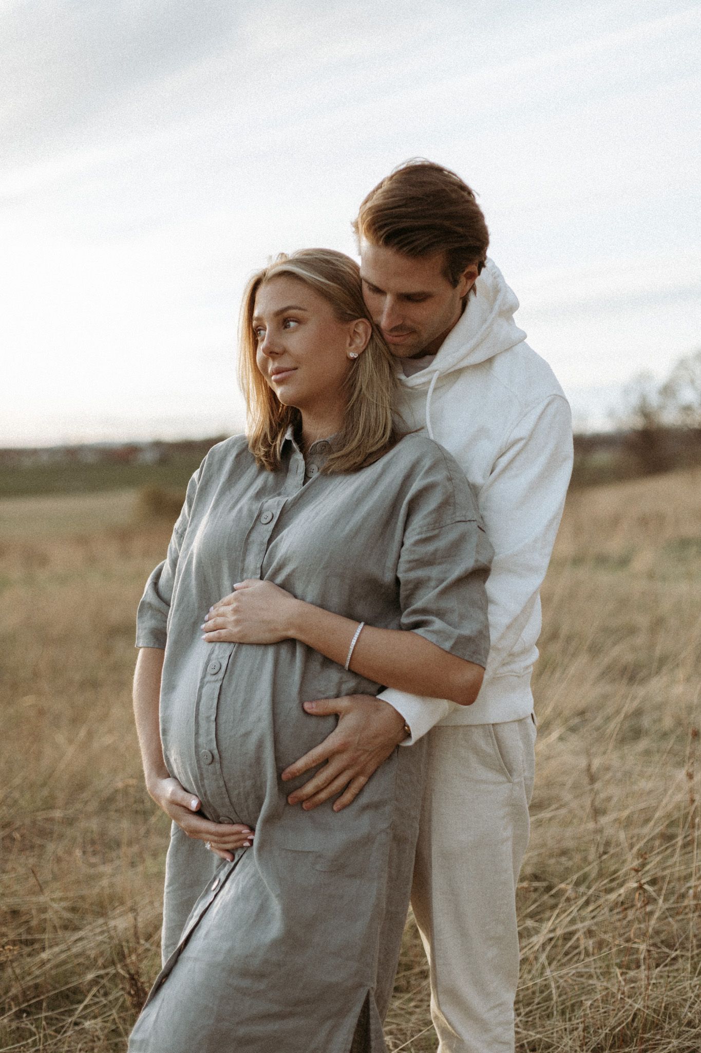 GRAVIDFOTOGRAFERING ÖREBRO KUMLA HALLSBERG NÄRKE PARFOTOGRAFERING GRAVIDFOTOGRAF FOTOGRAF BRÖLLOPSFOTOGRAF PARFOTOGRAF