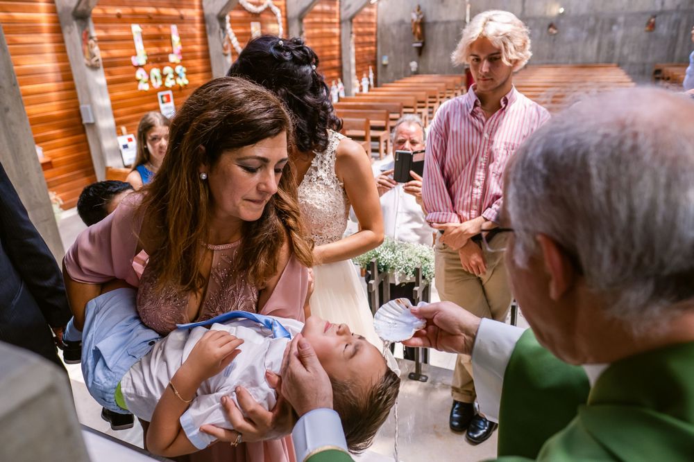 Reportagem fotográfica de Baptizado; Fotografa de Baptizados; Igreja Paroquial de Queijas Fotografia de batizados; Inês Valente Fotografia;