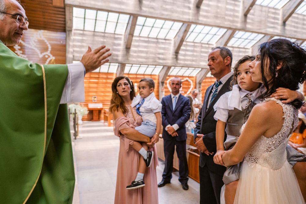 Reportagem fotográfica de Baptizado; Fotografa de Baptizados; Igreja Paroquial de Queijas Fotografia de batizados; Inês Valente Fotografia;