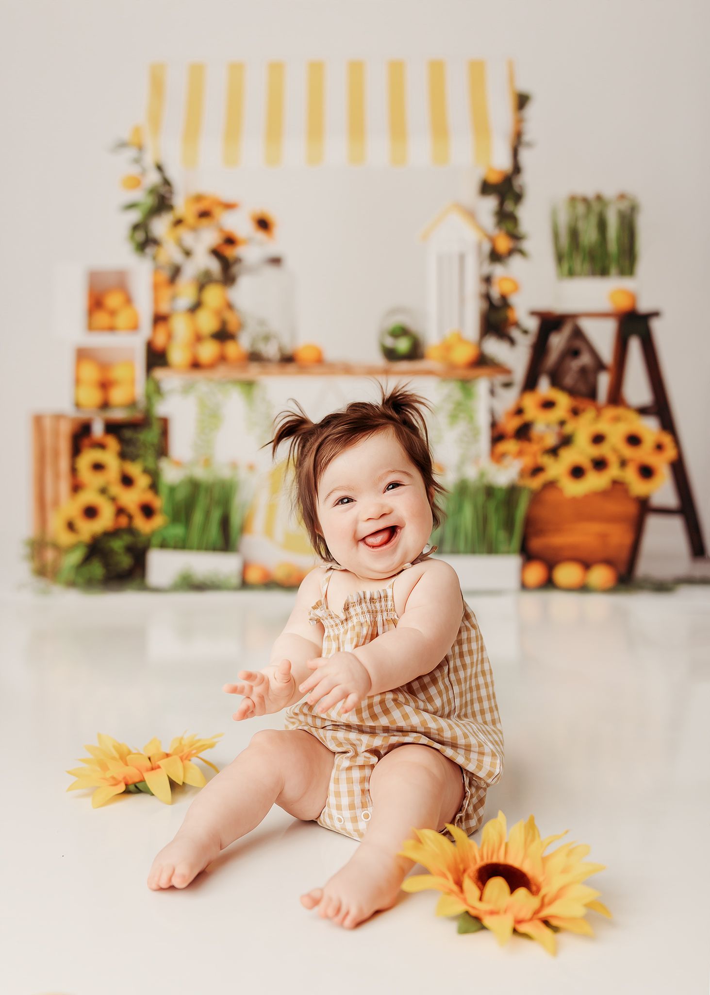 baby girl at her lemonade mini session
