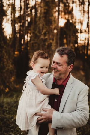 Tinonee taree studio photographer natural light newborn family outdoor golden hour wingham forster
