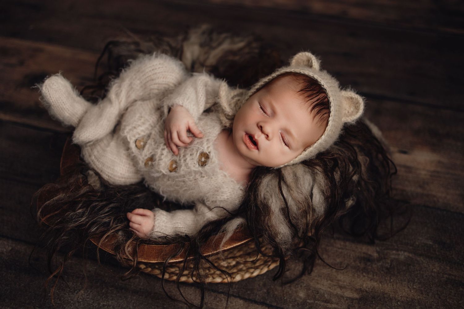 baby in bowl newborn photographer Brandon, fl