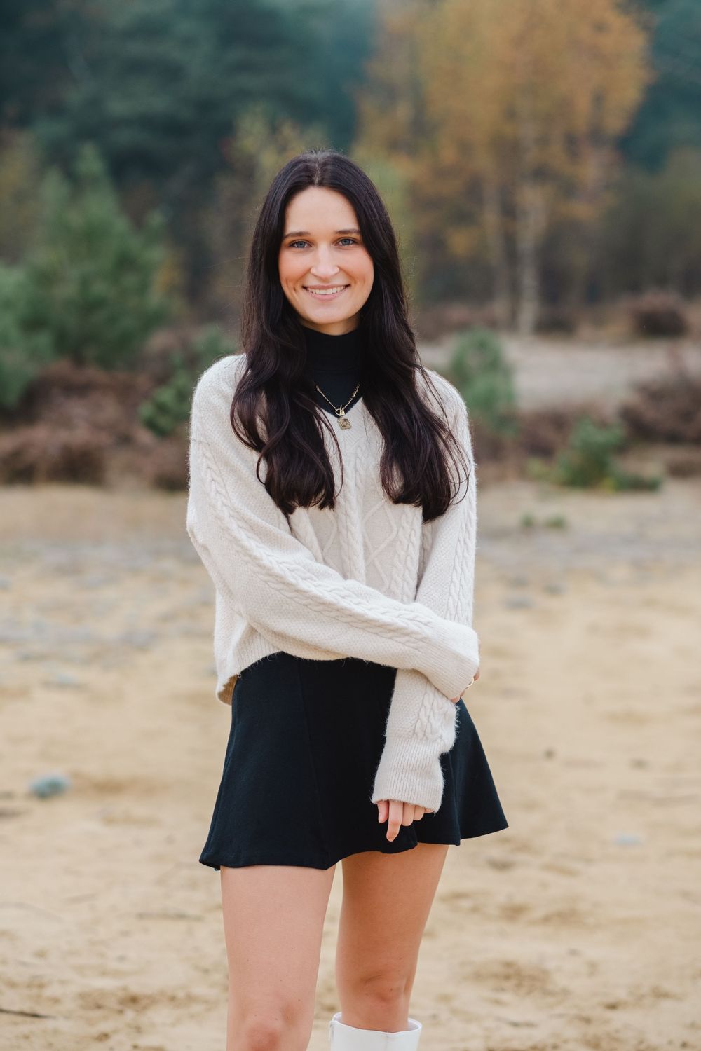 vrouw met rok in de kalmthoutse heide