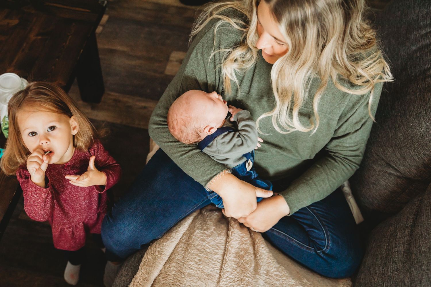 unposed in-home lifestyle photo. Kent Island newborn photographer. Maryland newborn photographer
