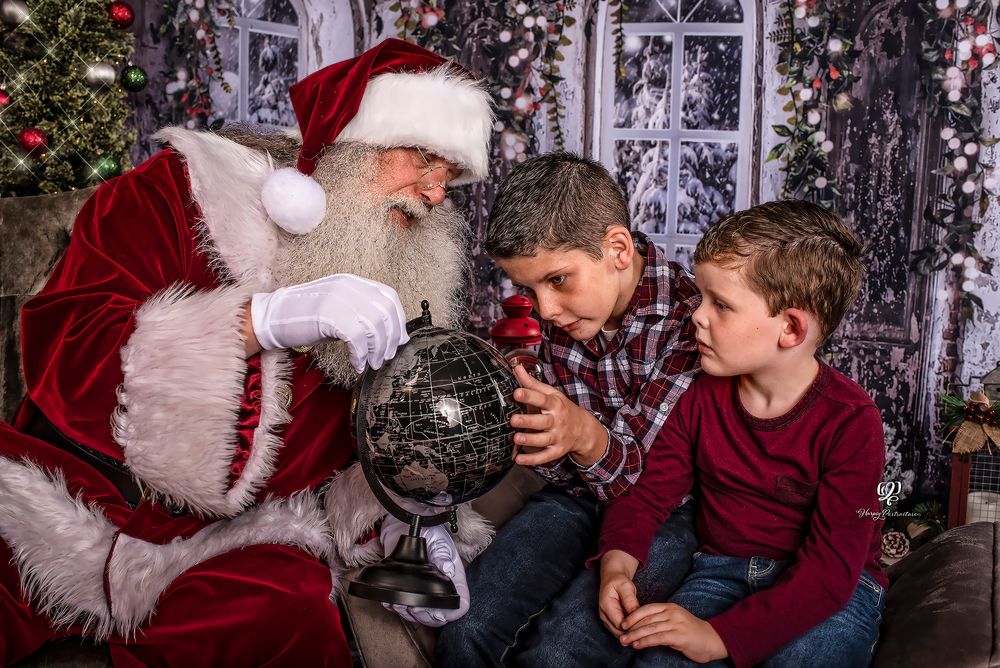 Kids meeting Santa; cookies with Santa; Reading with Santa; Lexington, South Carolina; Columbia, SC; Santa pictures
