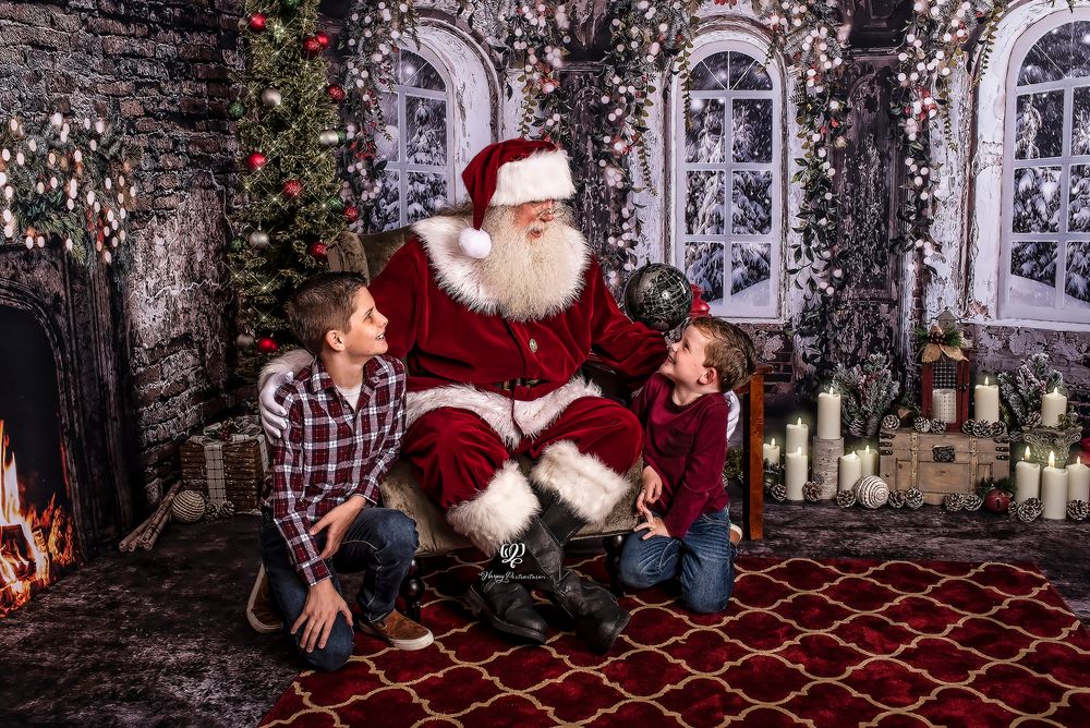 Pictures with Santa; Santa & kids photoshoot; Santa photoshoot Lexington, SC; Columbia, SC; South Carolina Santa photos