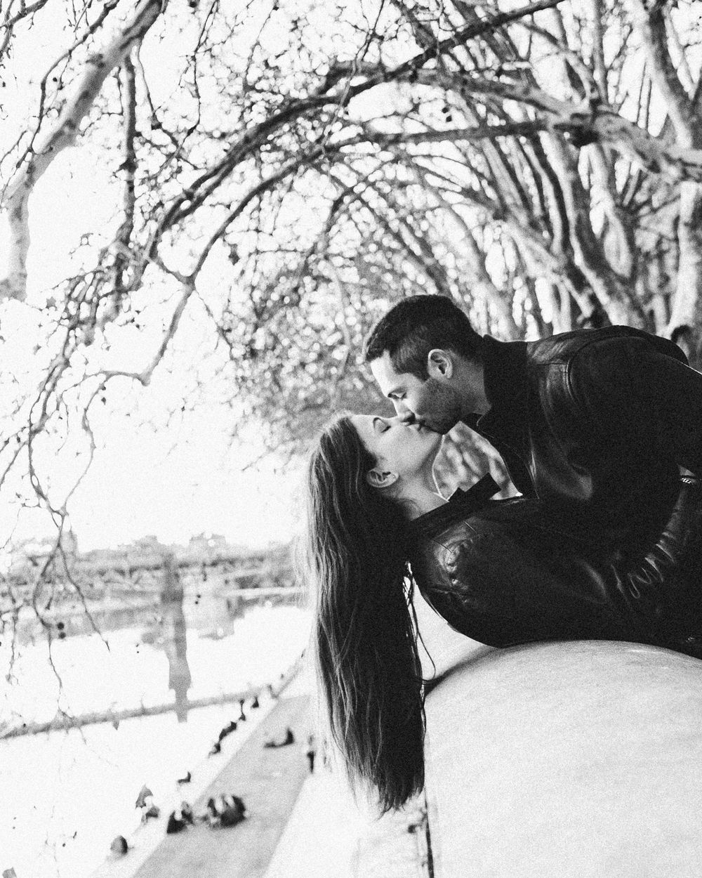 baiser au bord de la garonne