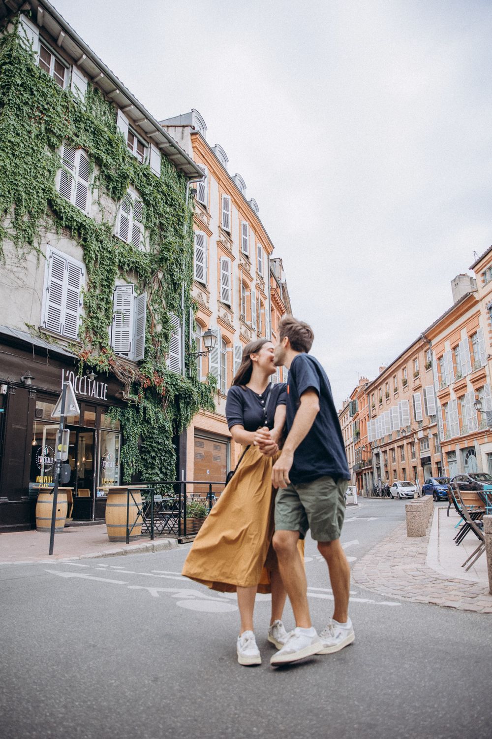 dans les rues de toulouse en amoureux