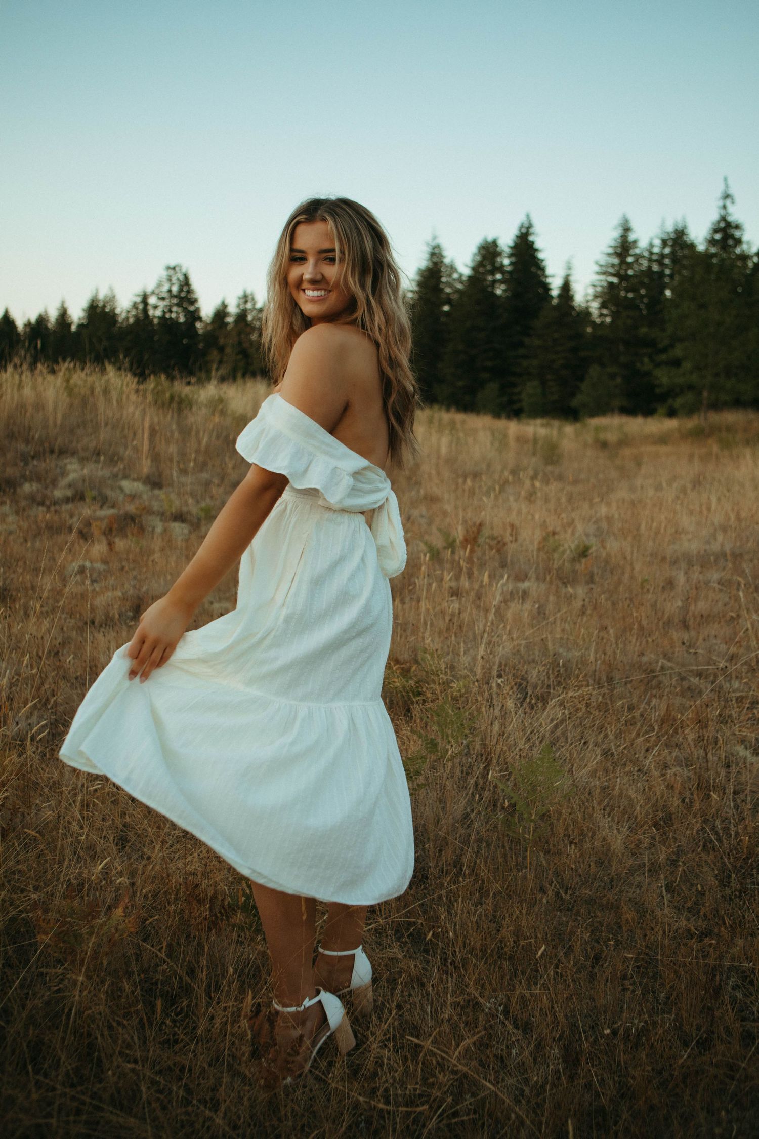 senior girl photographer, senior photographer, tacoma photographer, washington photographer, hailey aitkins