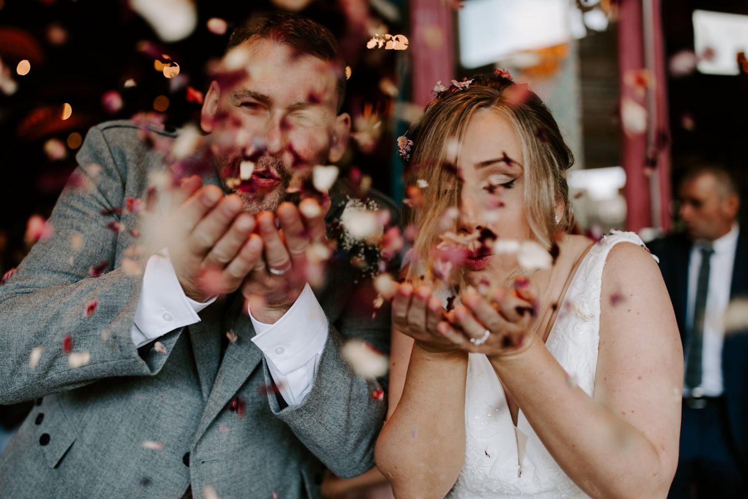 wedding couple with confetti