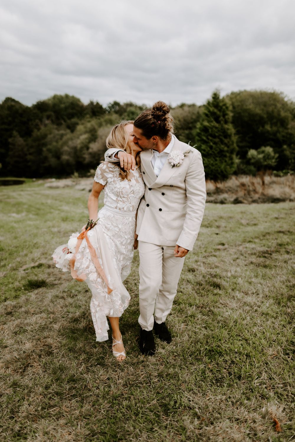 City chic wedding. Middleton Lodge wedding. London wedding photographer.