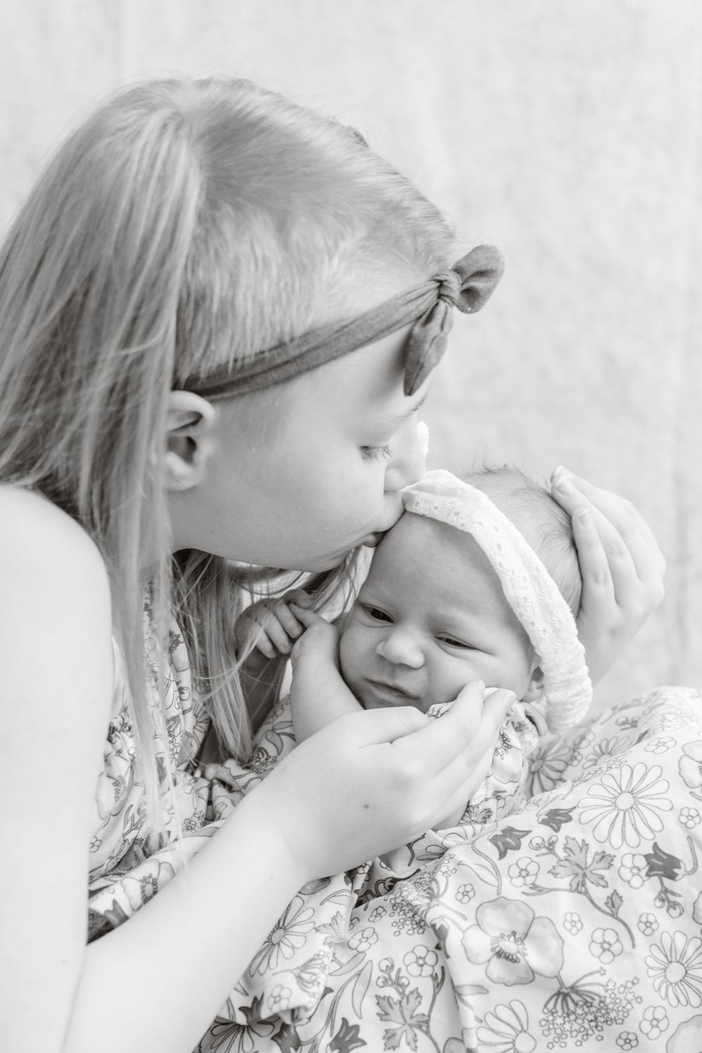 Vauvakuvaus, vauvakuvaaja, vastasyntyneen kuvaus, newborn, newborn photography, sisaruskuvaus