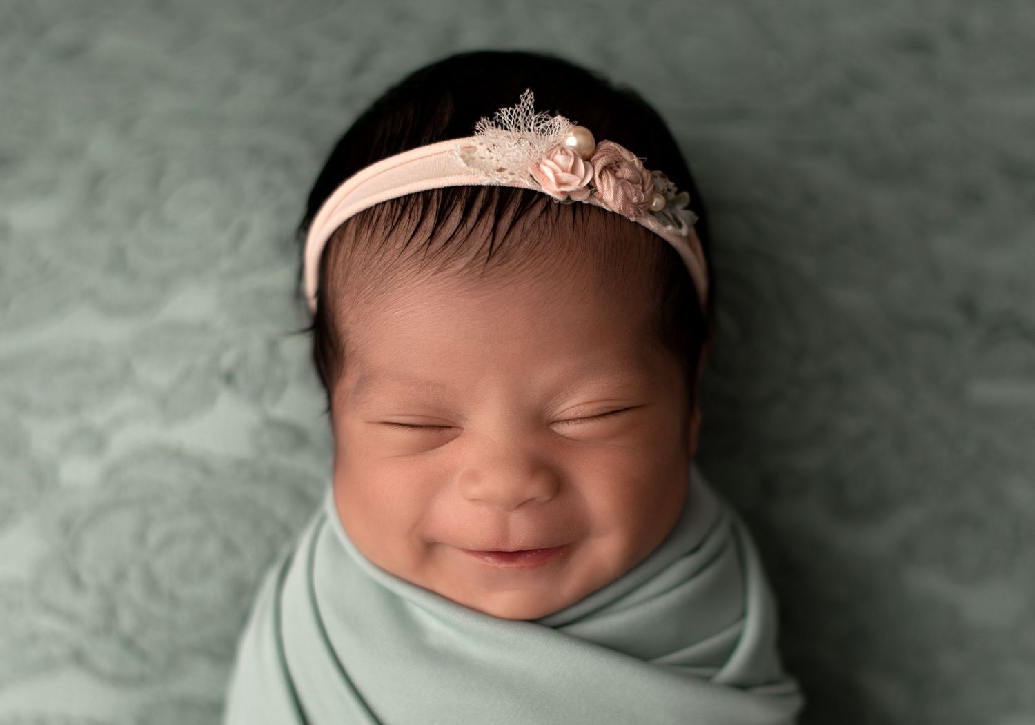 Anna Carreno Photography Newborn photographer in Spring, TX specializing in safe, timeless newborn portraits, maternity, cake smash sessions