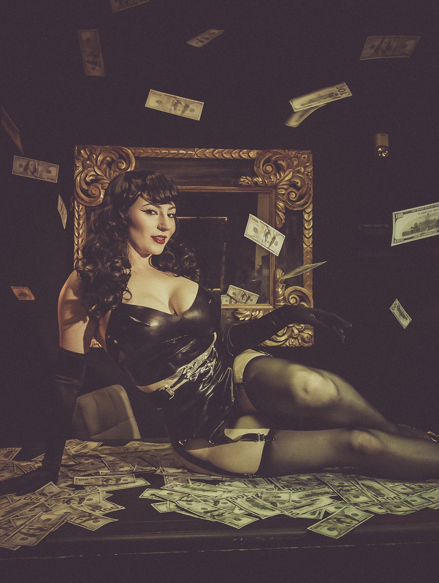 vintage pinup style photoshoot. Vintage pinup portrait