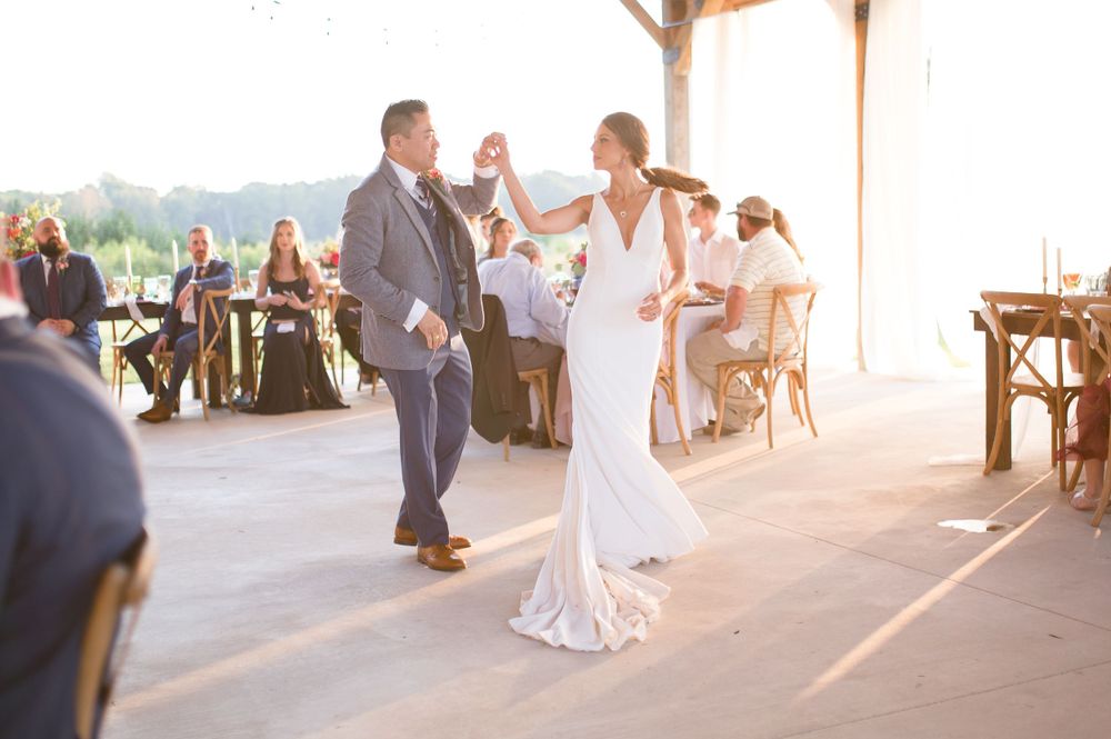 Ceremony, engaged, wedding photographer, Huntsville Alabama, wedding venue, wedding florist, Harvest Hollow, bride