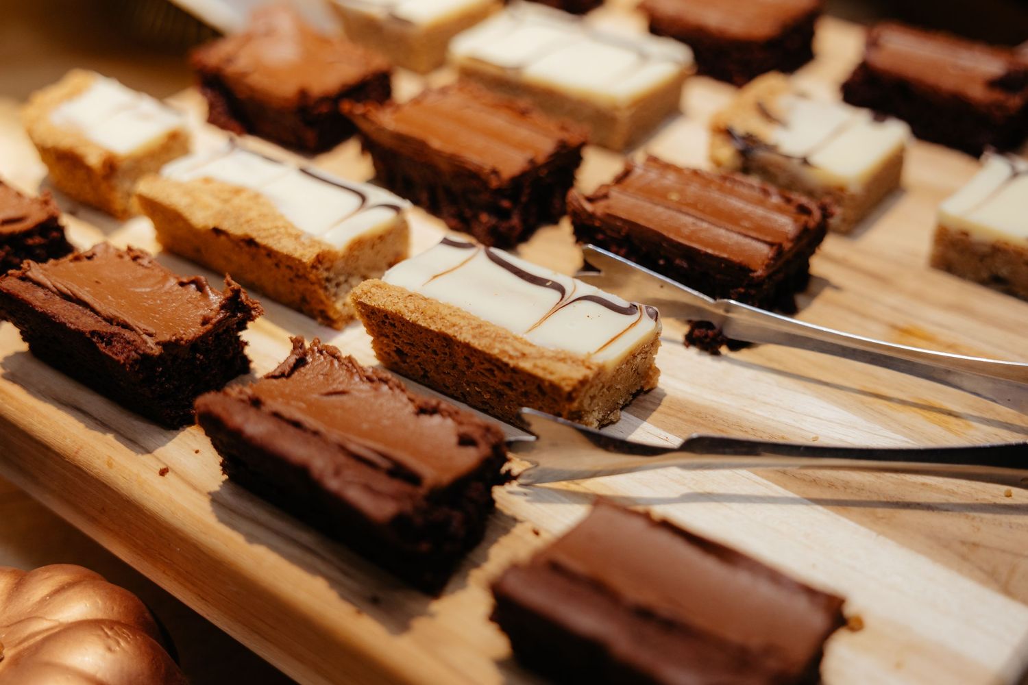 White chocolate and dark chocolate brownies