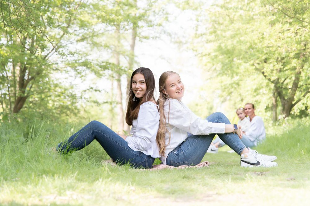 fotografie licht donker fotograaf rossum gelderland gezin outdoorshoot buitenfoto gezinsfoto familiefotograaf fotoshoot