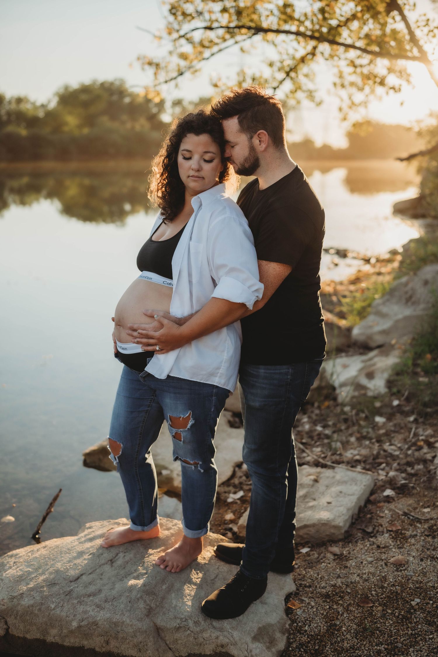 maternity photo, by the water, golden hour