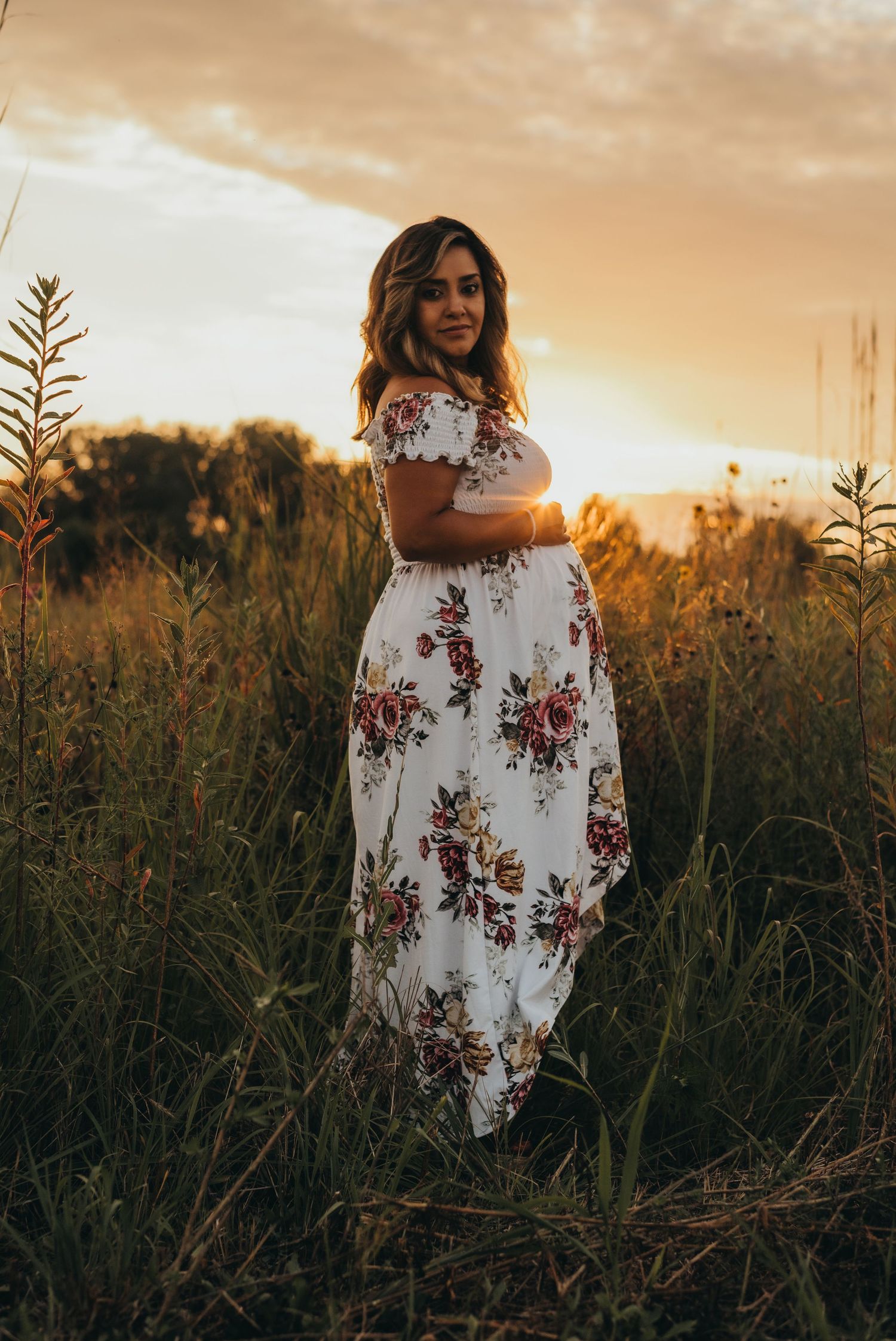 maternity photo, golden hour