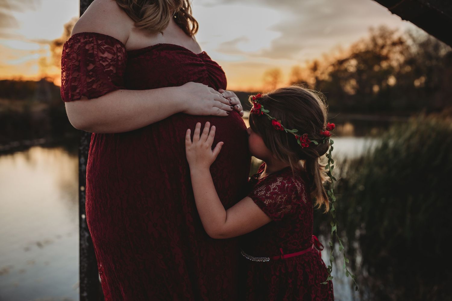 maternity photo, golden hour