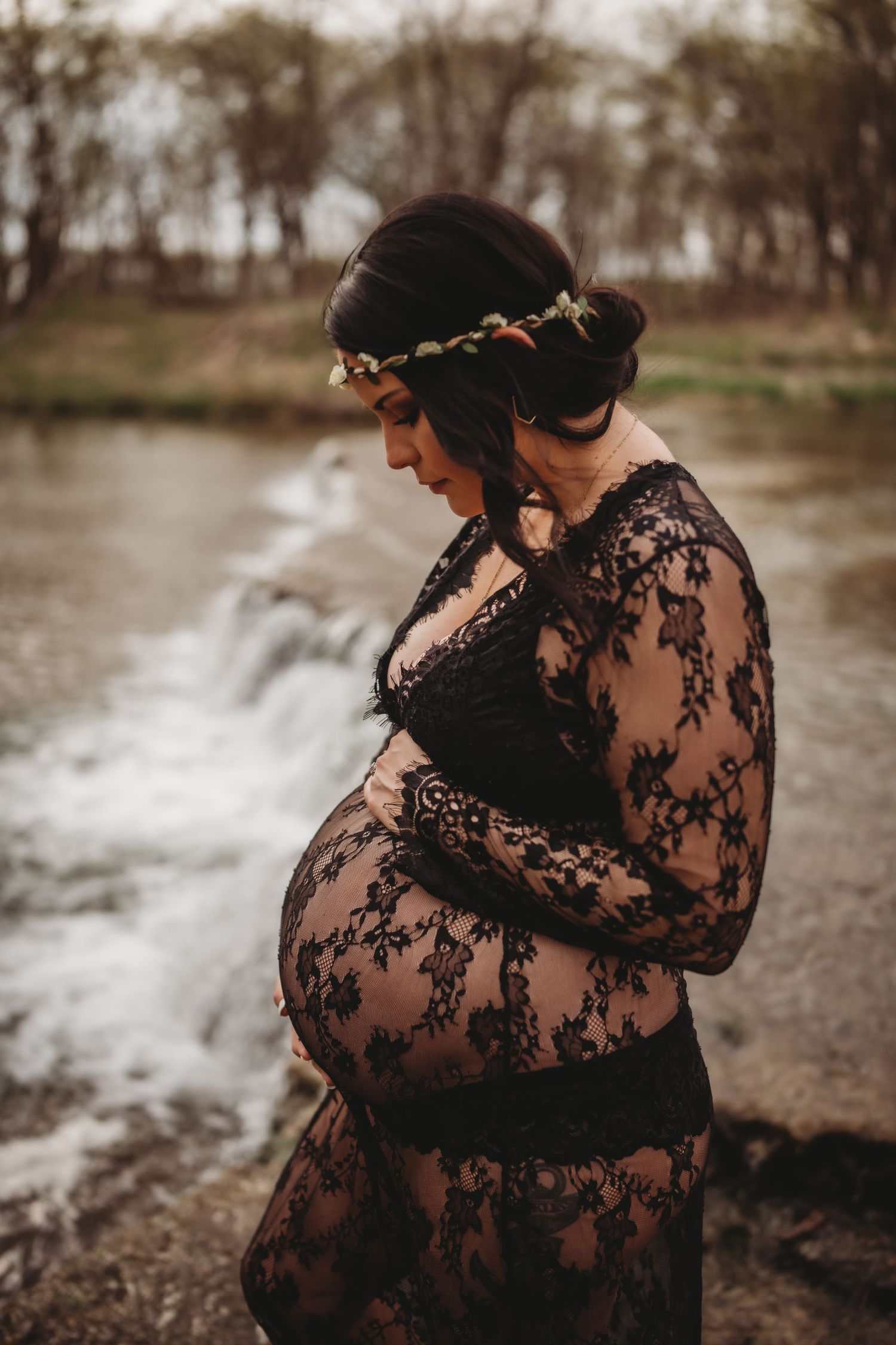 lace maternity gown, maternity photo, by the water